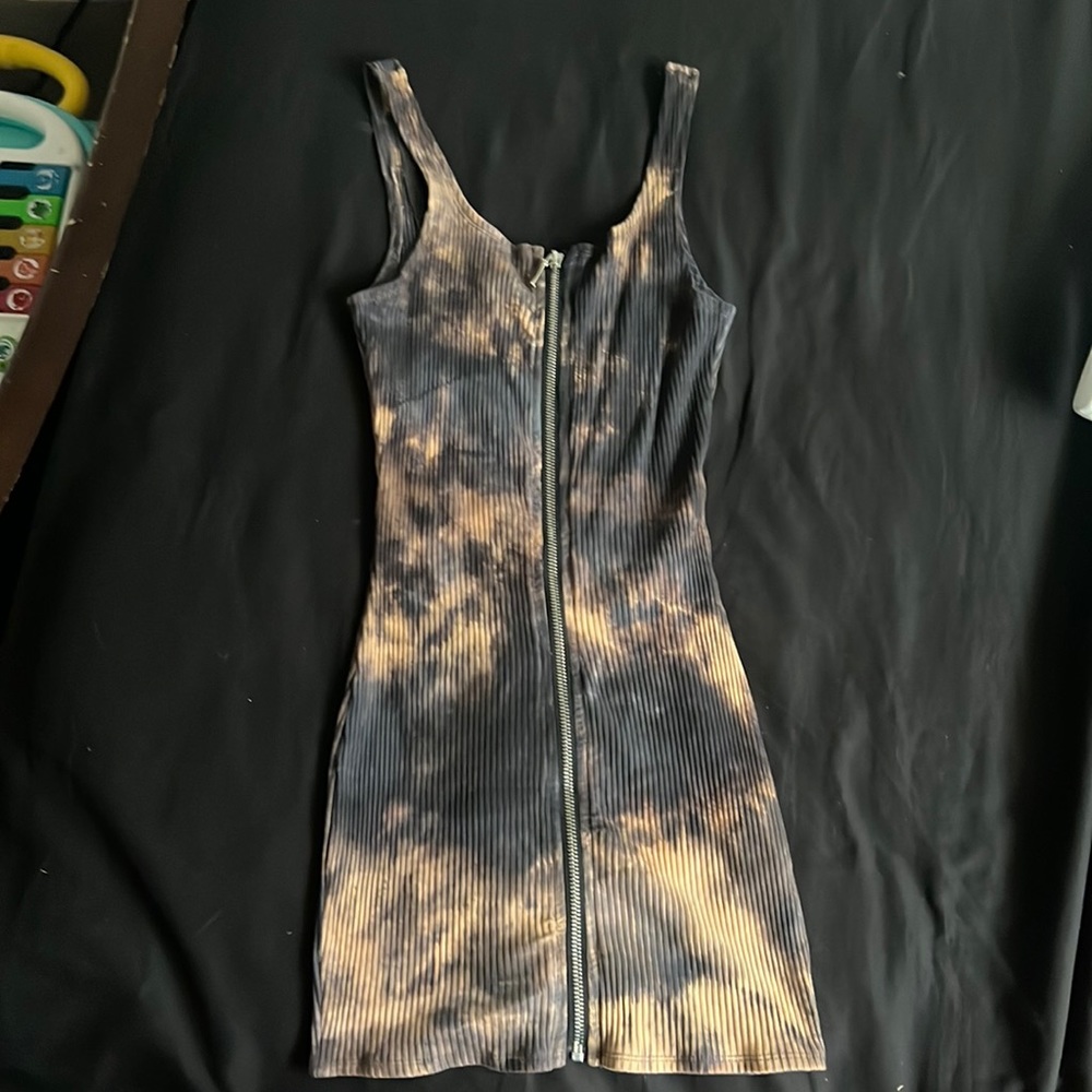do the most tie dye zipper dress